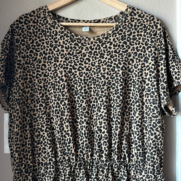 OLD NAVY Short Sleeve Animal Print Mini Dress - Picture 1 of 8
